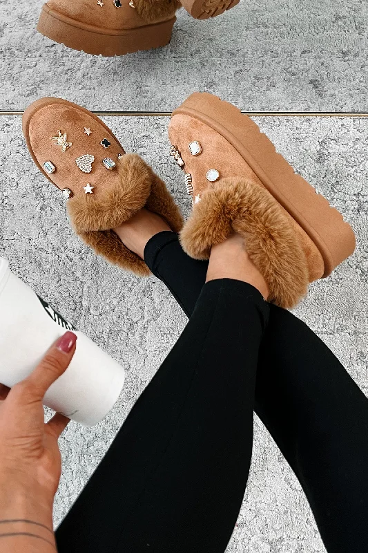 Missoula Faux Fur Trim Platform Bootie With Charms (Tan)