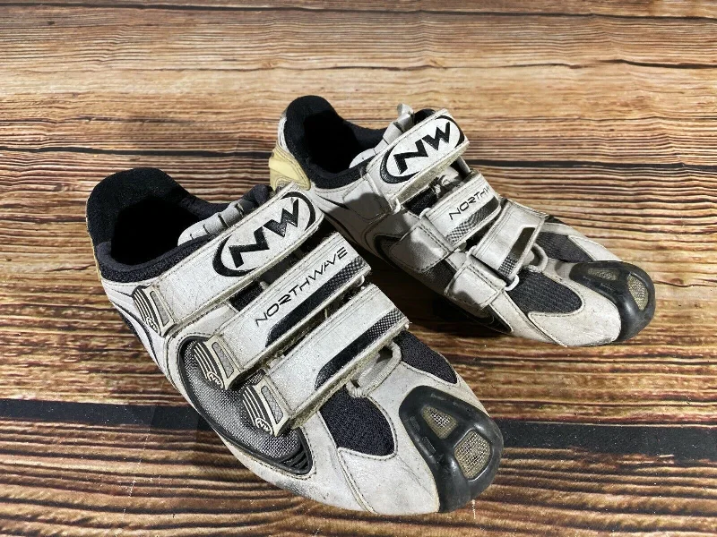 NORTHWAVE Road Cycling Shoes Clipless Biking Boots Size EU 41 with Cleats